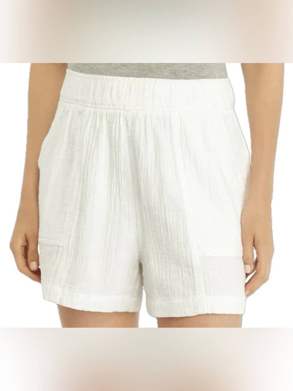 Wonderly Women's White Seamed Gauze Pull On Shorts with Pockets